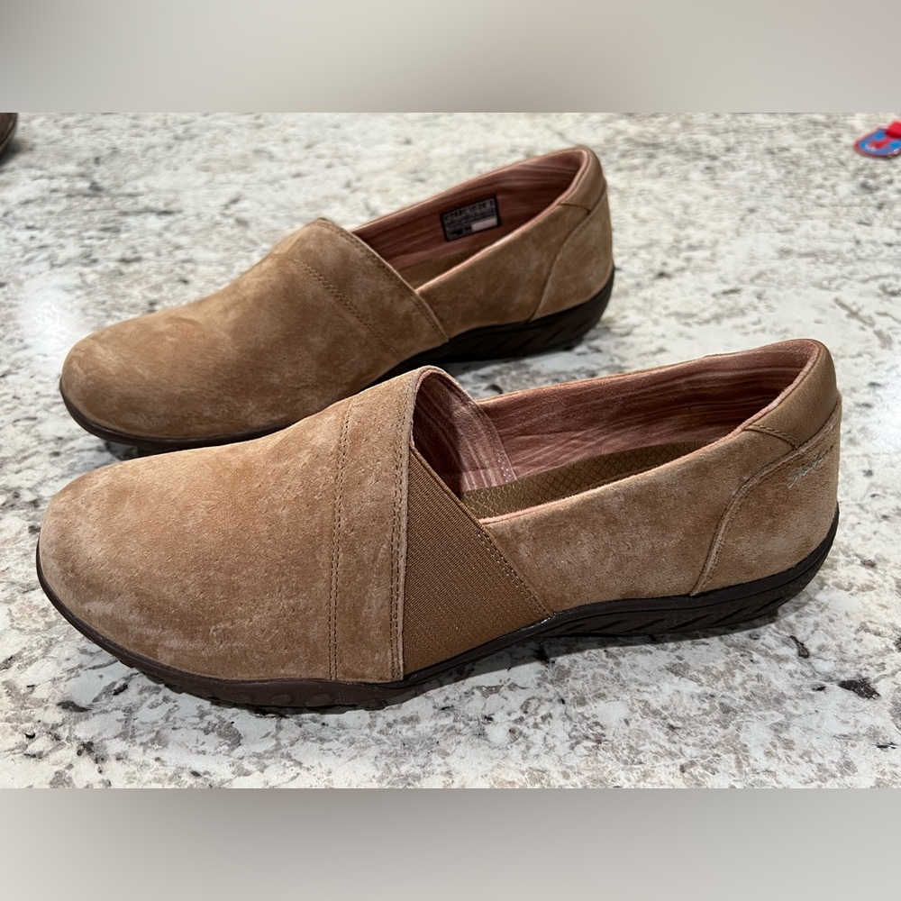 Womens Skechers Slip On Shoes Tan Size 10 Air Cooled Memory Foam Relaxed Fit - Picture 2 of 5
